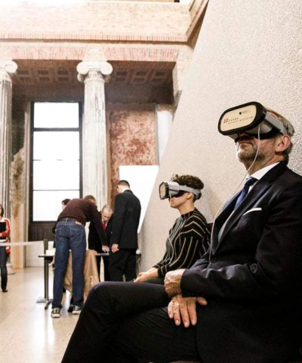 Visit a museum in virtual reality